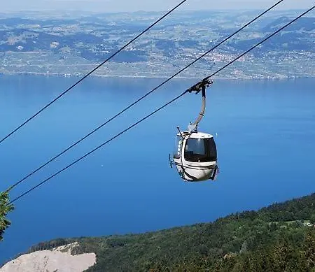 Entre Lac Et Montagne *